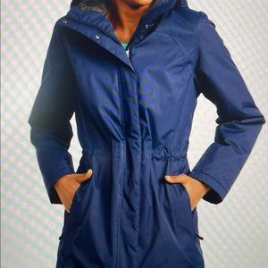 LL Bean Women’s Winter Warmer Coat-Black and Medium, Regular sized.